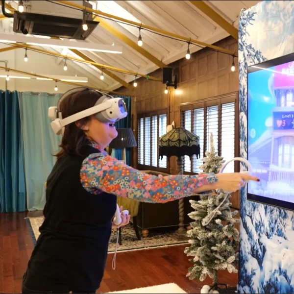 Snowball VR lady